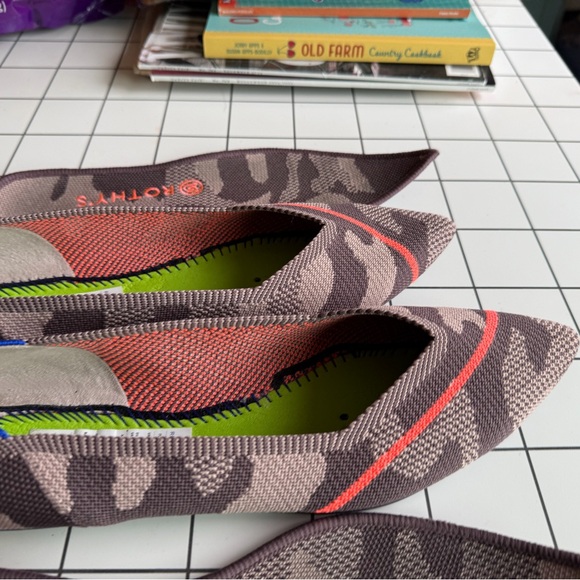 Rothy's 11.5 Camouflage with orange stripe points - Picture 4 of 6